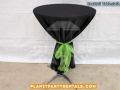 03-cocktail-table-round-with-tablecloth-and-bows-rentals